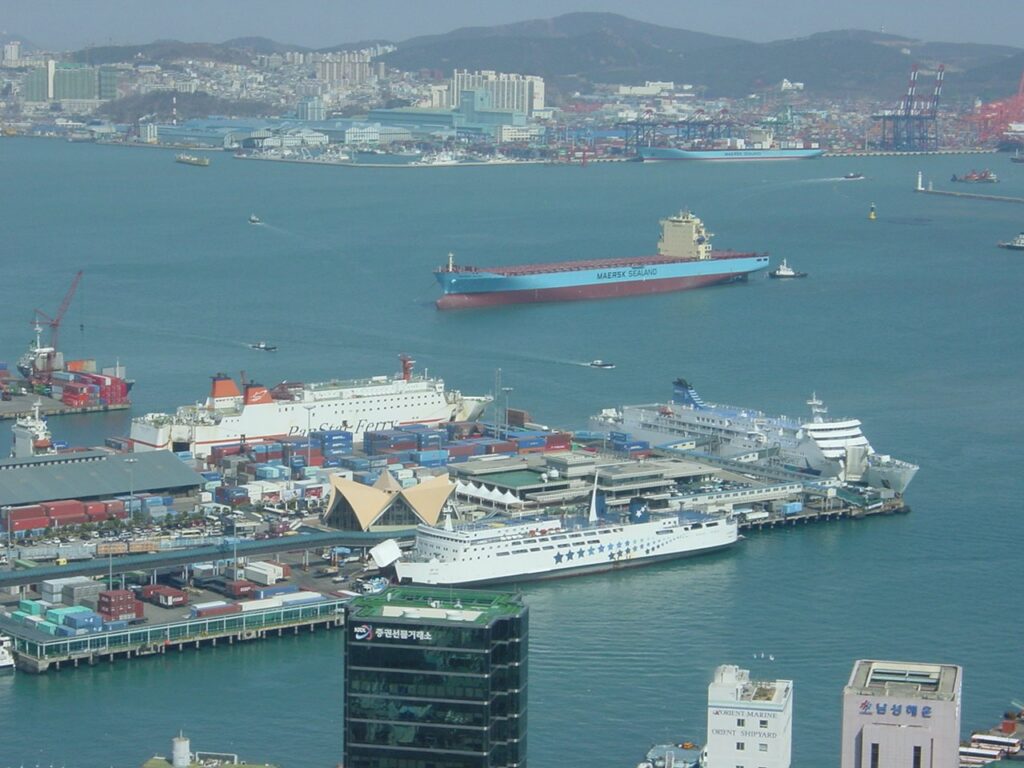 부산 북항 개항 역사와 대한민국 최대 무역항 수산물·물동량 현황