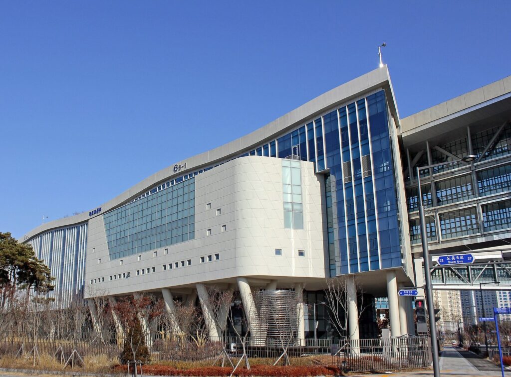 대한민국 국토교통부 — Ministry of Land, Infrastructure, and Transport (MOLIT) headquarters at Government Complex