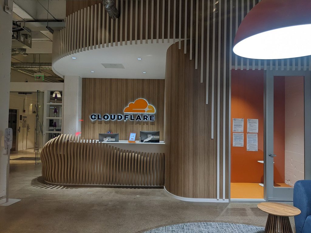 Cloudflare 샌프란시스코 사옥 입구